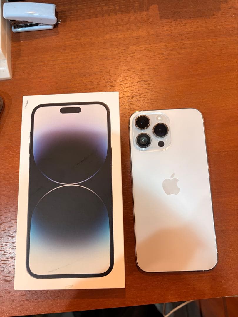 Apple iPhone 14 Pro Maxシルバー 本体