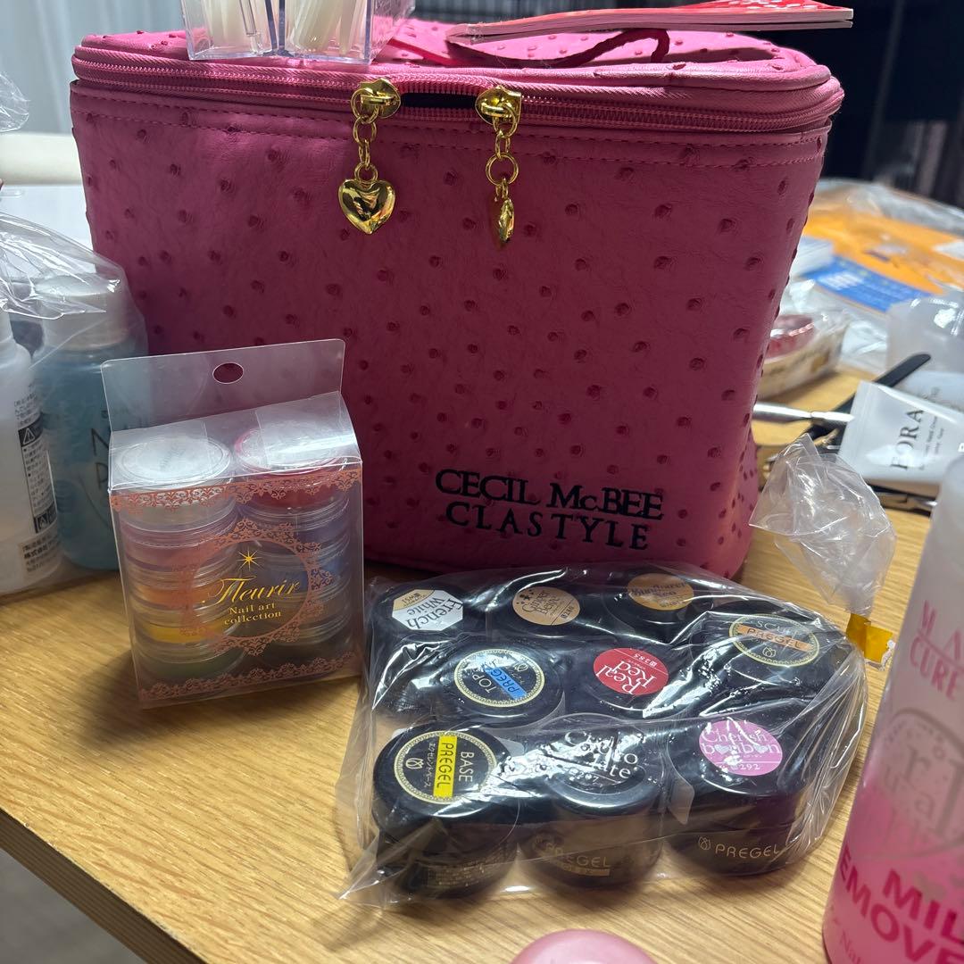 ネイルアート用品セットと教材