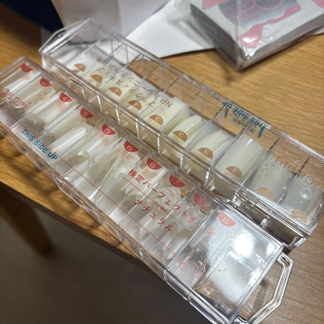 ネイルアート用品セットと教材