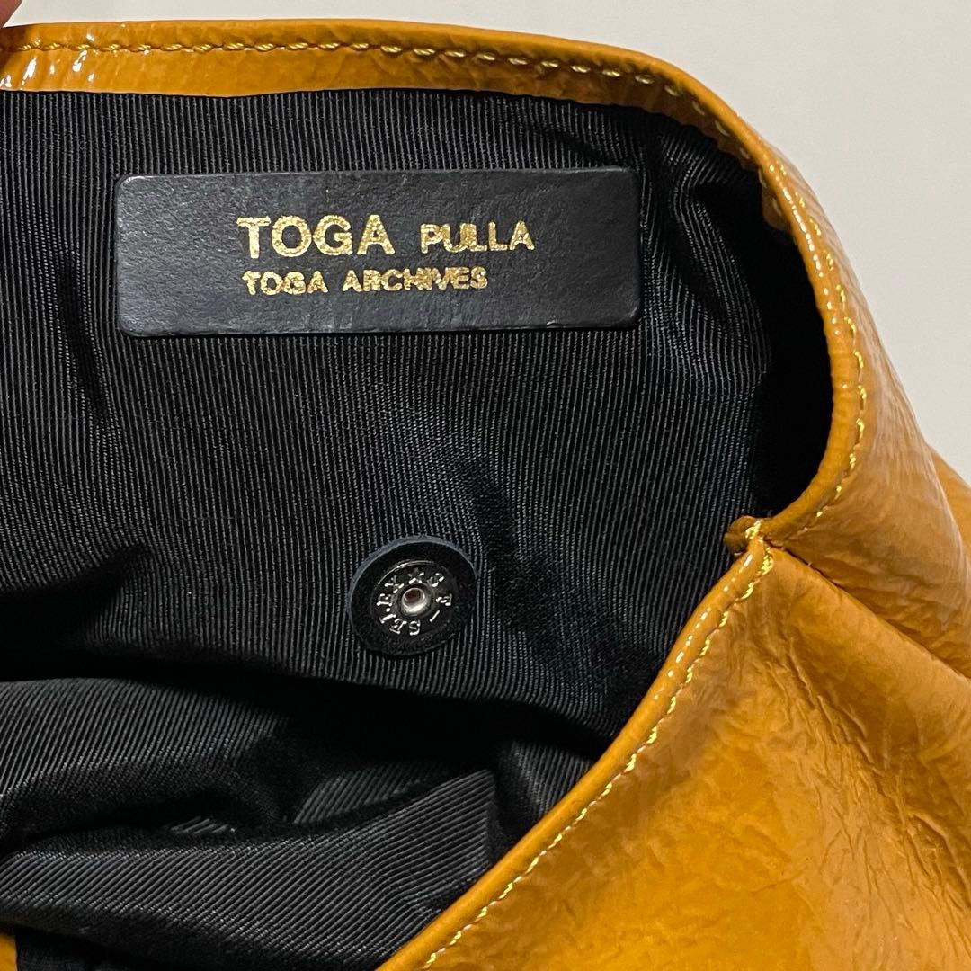 TOGA PULLA エナメル　バッグ