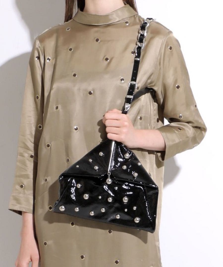 TOGA PULLA エナメル　バッグ