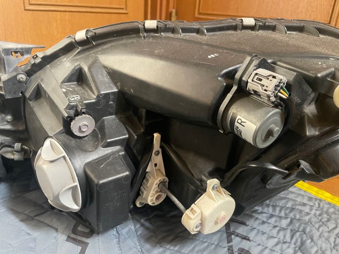 LEXUS LS600 中期　純正3眼LED ヘッドライト