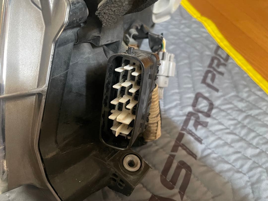 LEXUS LS600 中期　純正3眼LED ヘッドライト