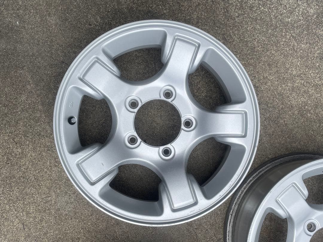 ジムニー純正アルミホイール エアバルブ付き‼️