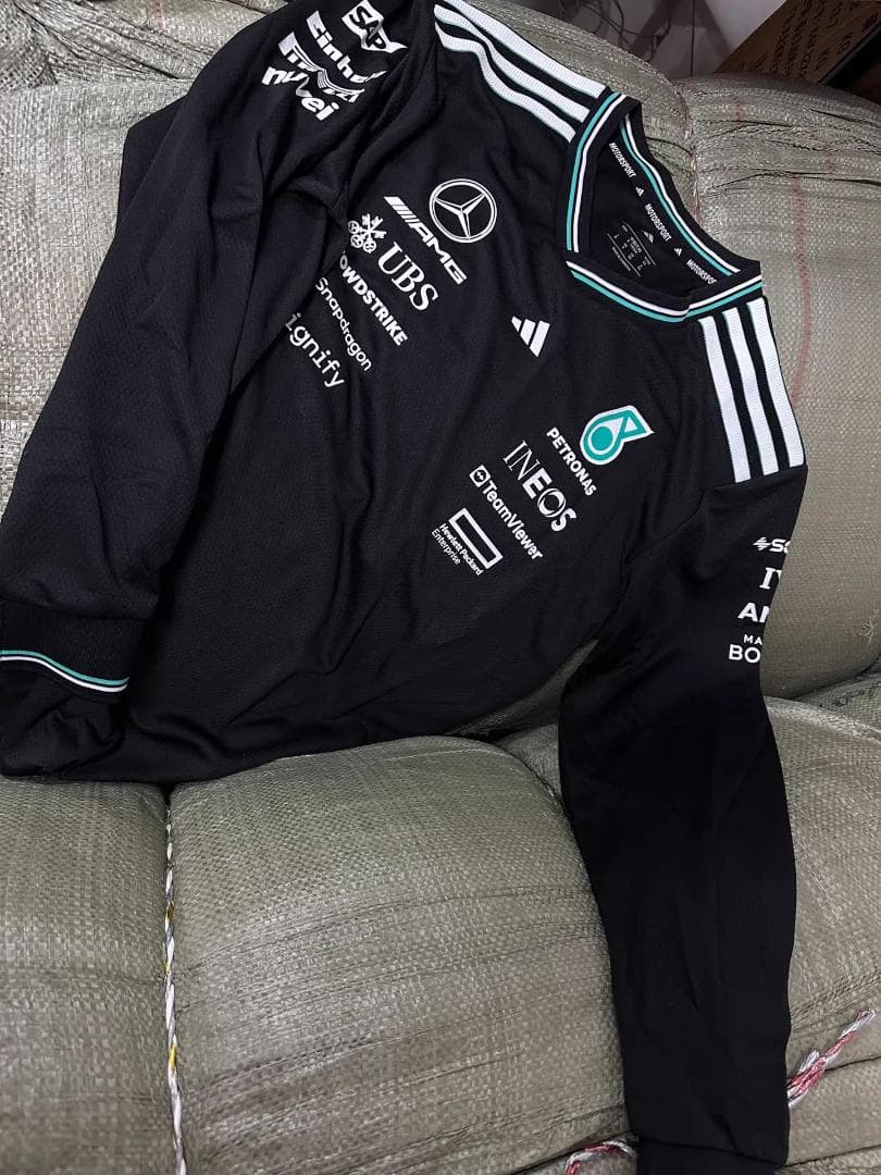Mercedes-AMG F1 チーム ロングスリーブ T シャツ