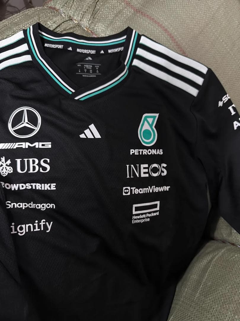 Mercedes-AMG F1 チーム ロングスリーブ T シャツ