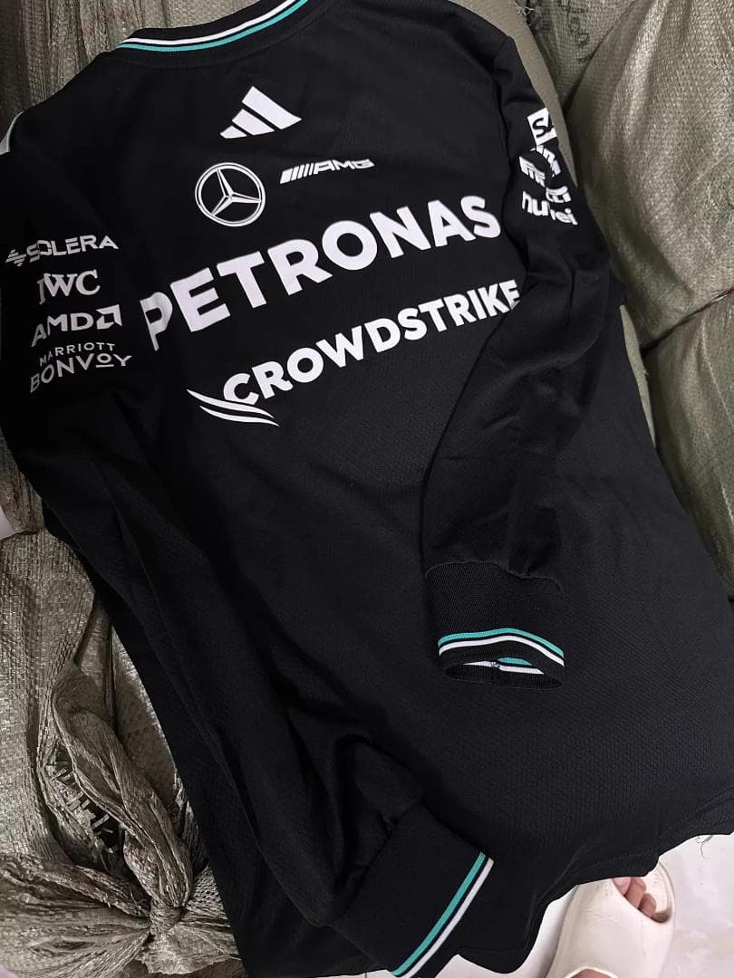 Mercedes-AMG F1 チーム ロングスリーブ T シャツ