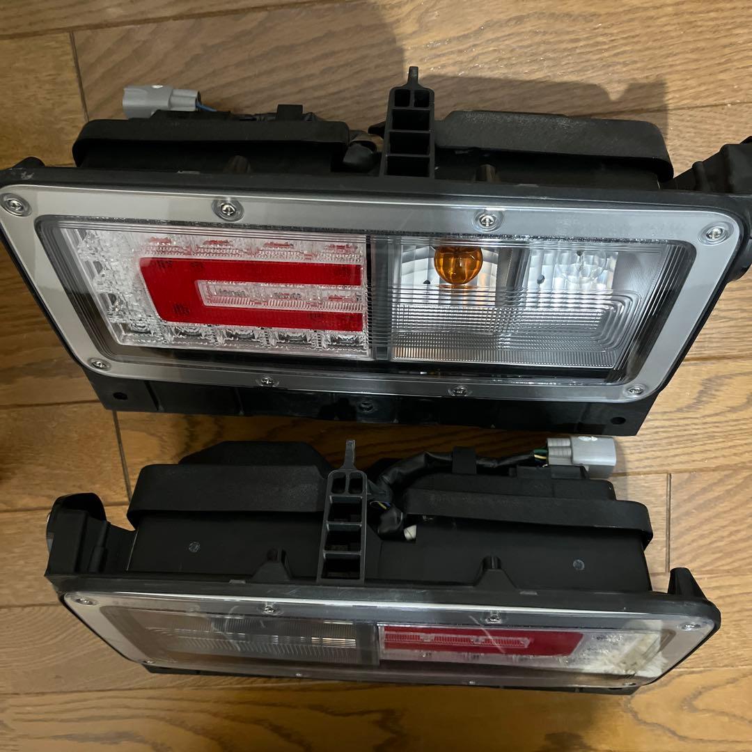 日野　HINO 純正　LED テールランプ　小糸製　左右セット