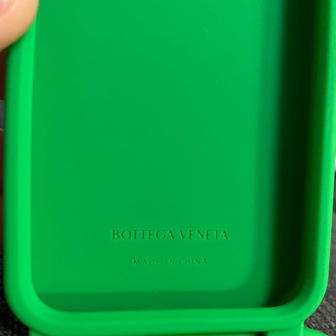 新品　Bottega Veneta iPhone13pro ケース　代表色