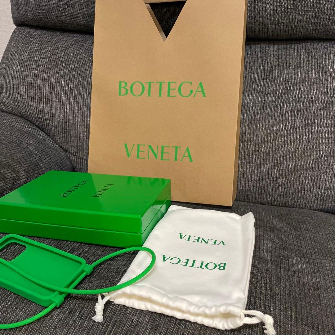 新品　Bottega Veneta iPhone13pro ケース　代表色