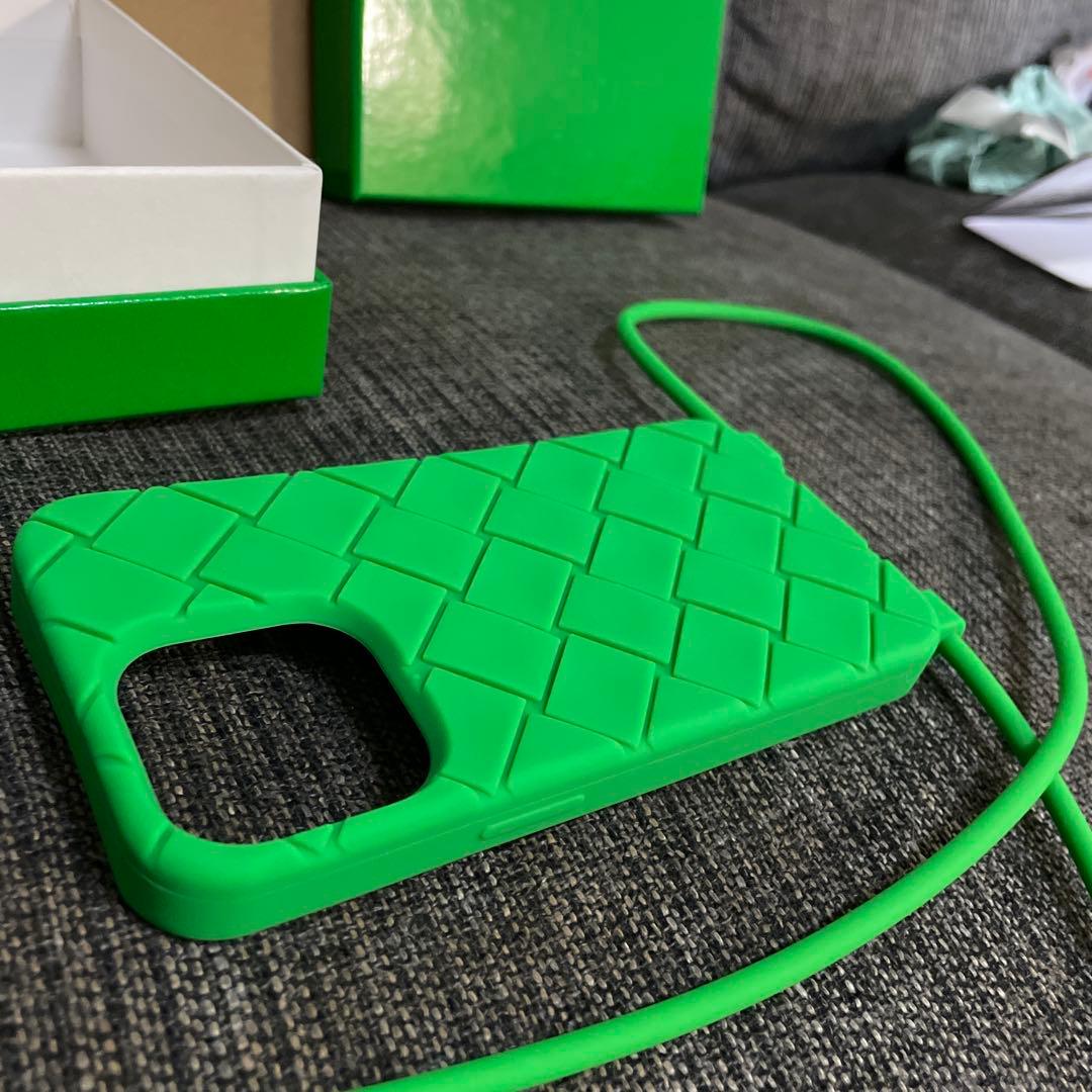 新品　Bottega Veneta iPhone13pro ケース　代表色
