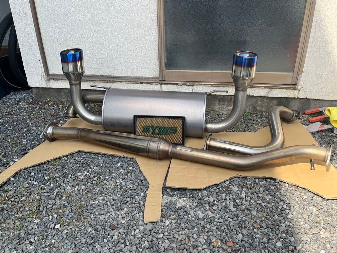 シムスレーシングリヤマフラー&エキゾーストチャンバーセットZC6、ZN6A〜H型