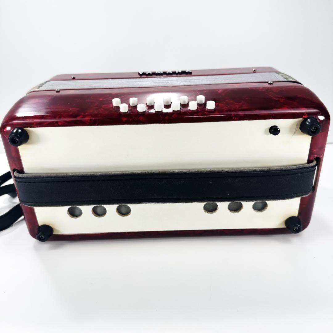 〚良品〛✦YAMAHA アコーディオン 25鍵盤 赤 ストラップ付 8905✦
