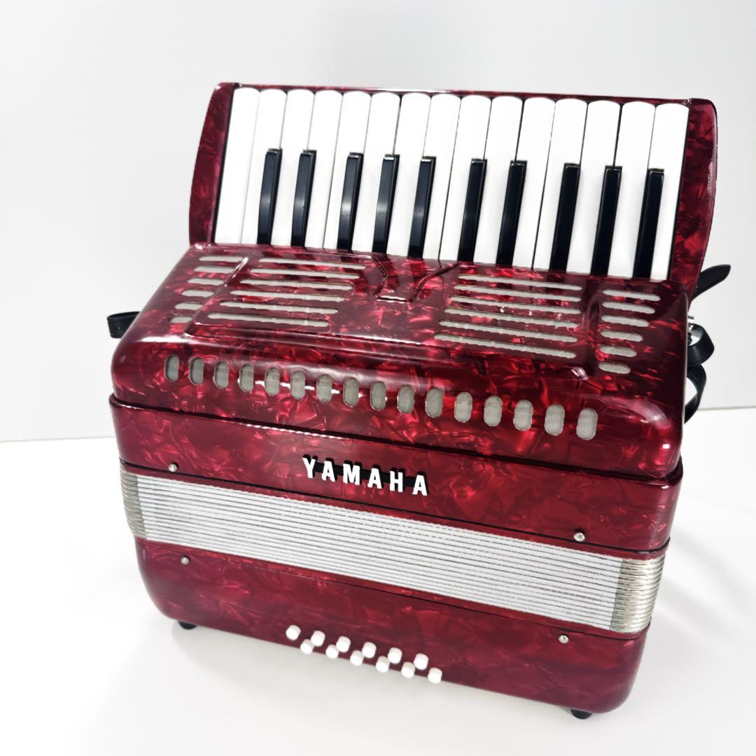 〚良品〛✦YAMAHA アコーディオン 25鍵盤 赤 ストラップ付 8905✦