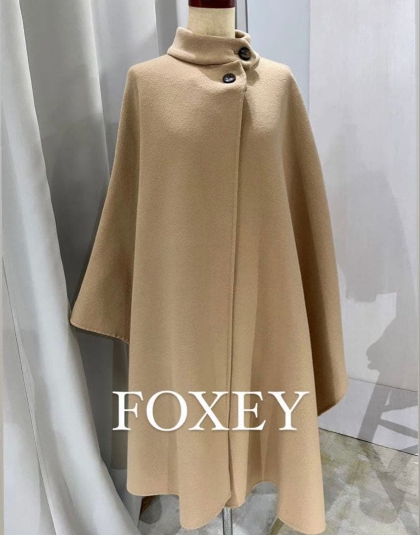 FOXEY ベージュ ケープコート