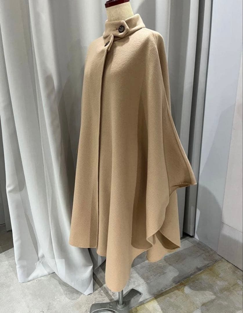 FOXEY ベージュ ケープコート