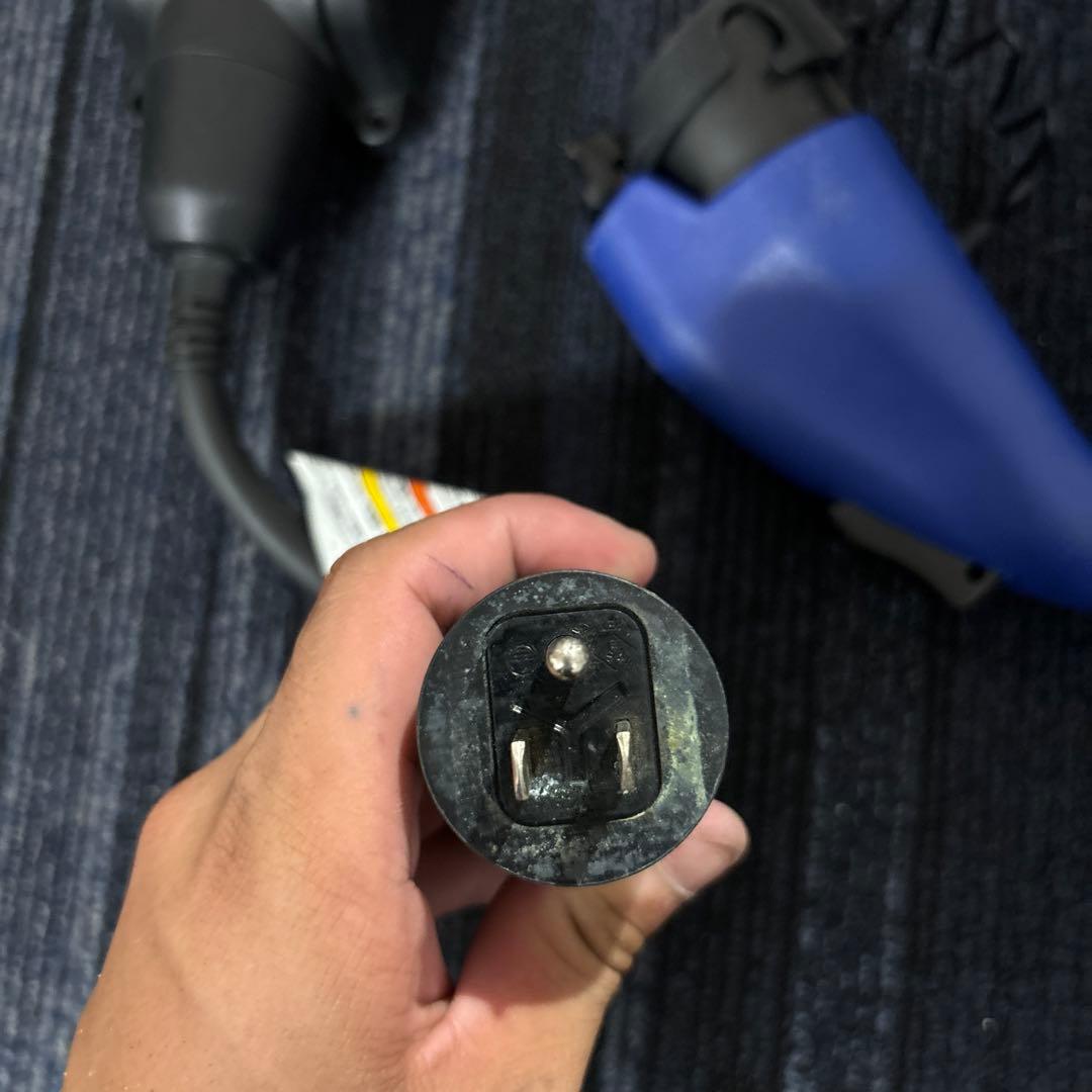 TOYOTA 電気自動車充電ケーブル AC200V