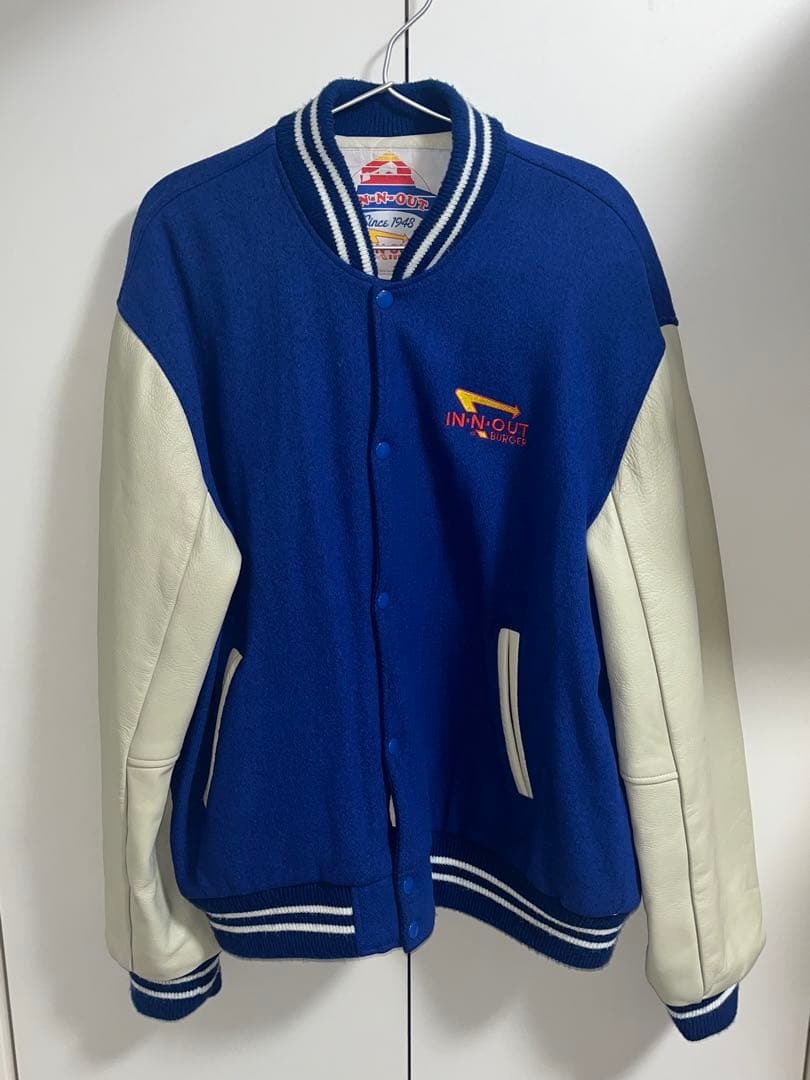 In-N-Out スタジャン 青・白　袖レザー　刺繍2000年代〜2010年代