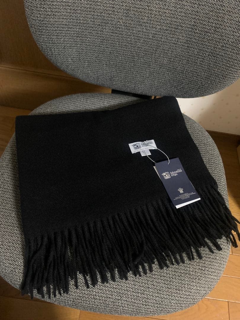 ひ*こ様 ジョンストンズ スカーフブラック 大判ブラック カシミヤ ストール