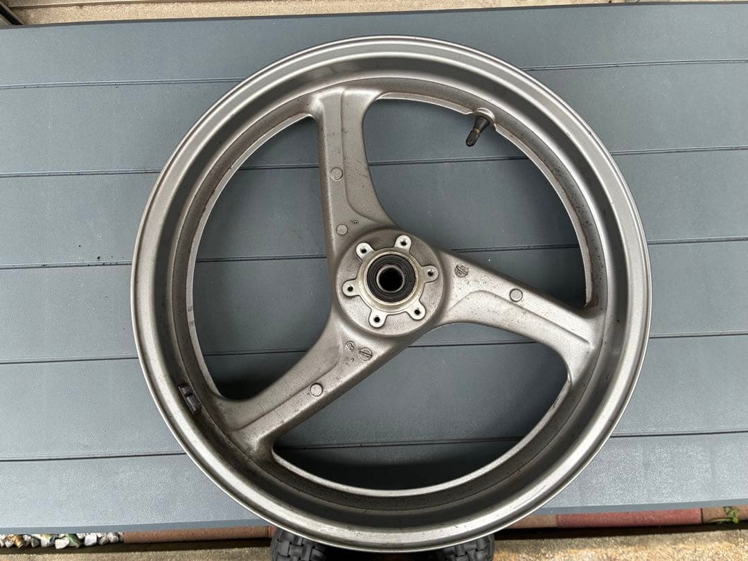 cb400sf nc39.nc42 純正フロントホイール