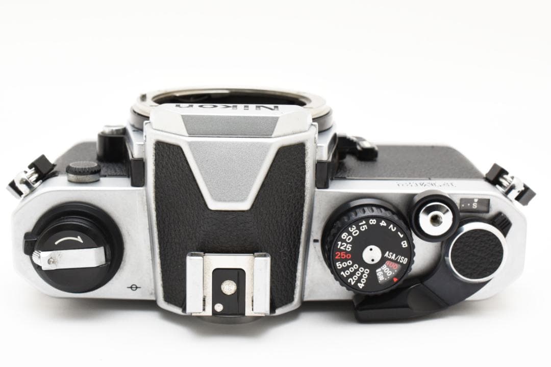 美品 ニコン NEW FM2 シルバーフィルムカメラ モルト新品交換済 B577