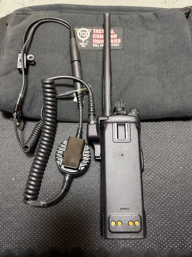 G*W様 MOTOROLA XTS 5000 R (不動品)TCI PTTスイッ