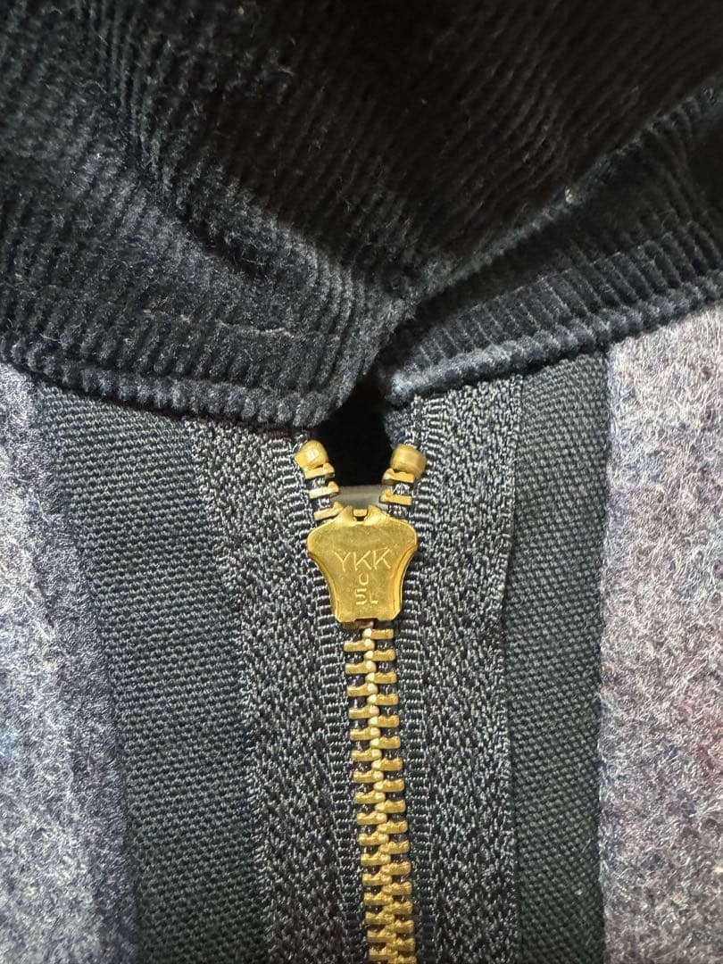 carhartt HELMETS TO HARDHATS デトロイトジャケット