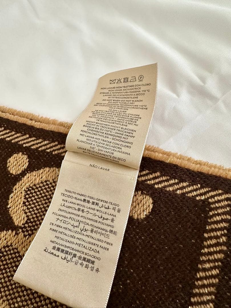 GUCCI GGロゴマフラー ベージュ/ブラウン