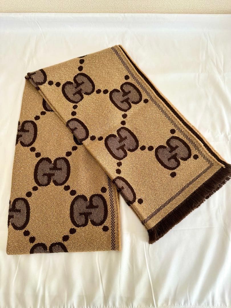 GUCCI GGロゴマフラー ベージュ/ブラウン