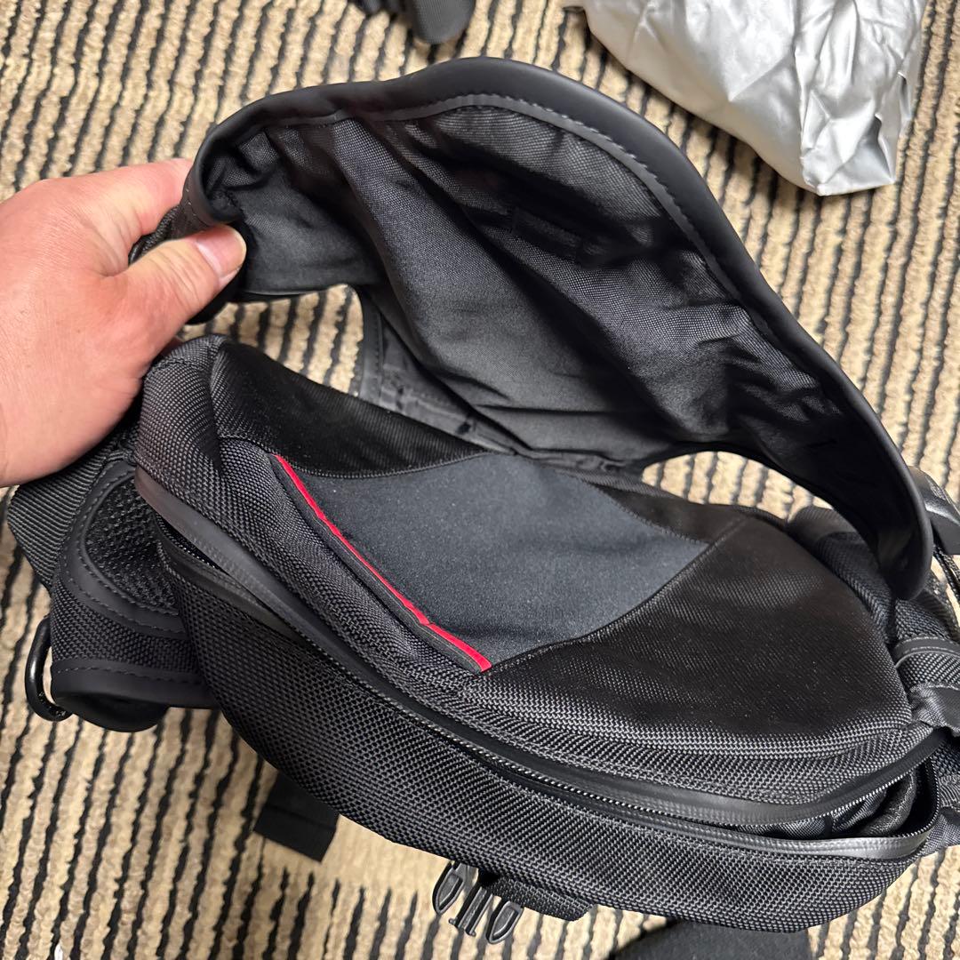 クシタニ ヒップバッグ