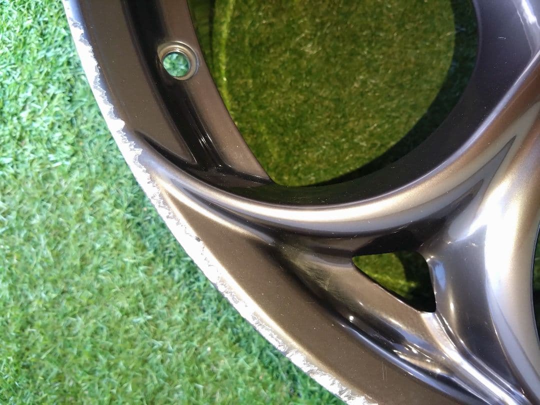 アルファロメオ　ジュリアベローチェ　グレー19インチ梅ホイール　１本　ガリ傷あり