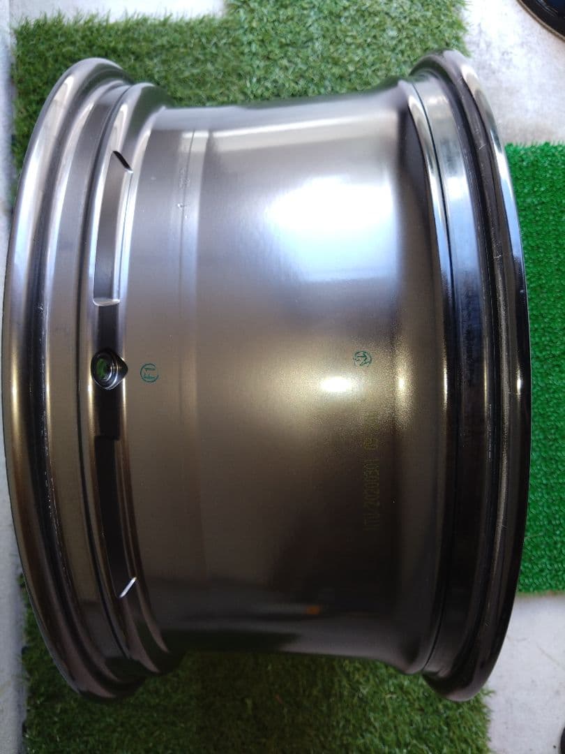 アルファロメオ　ジュリアベローチェ　グレー19インチ梅ホイール　１本　ガリ傷あり