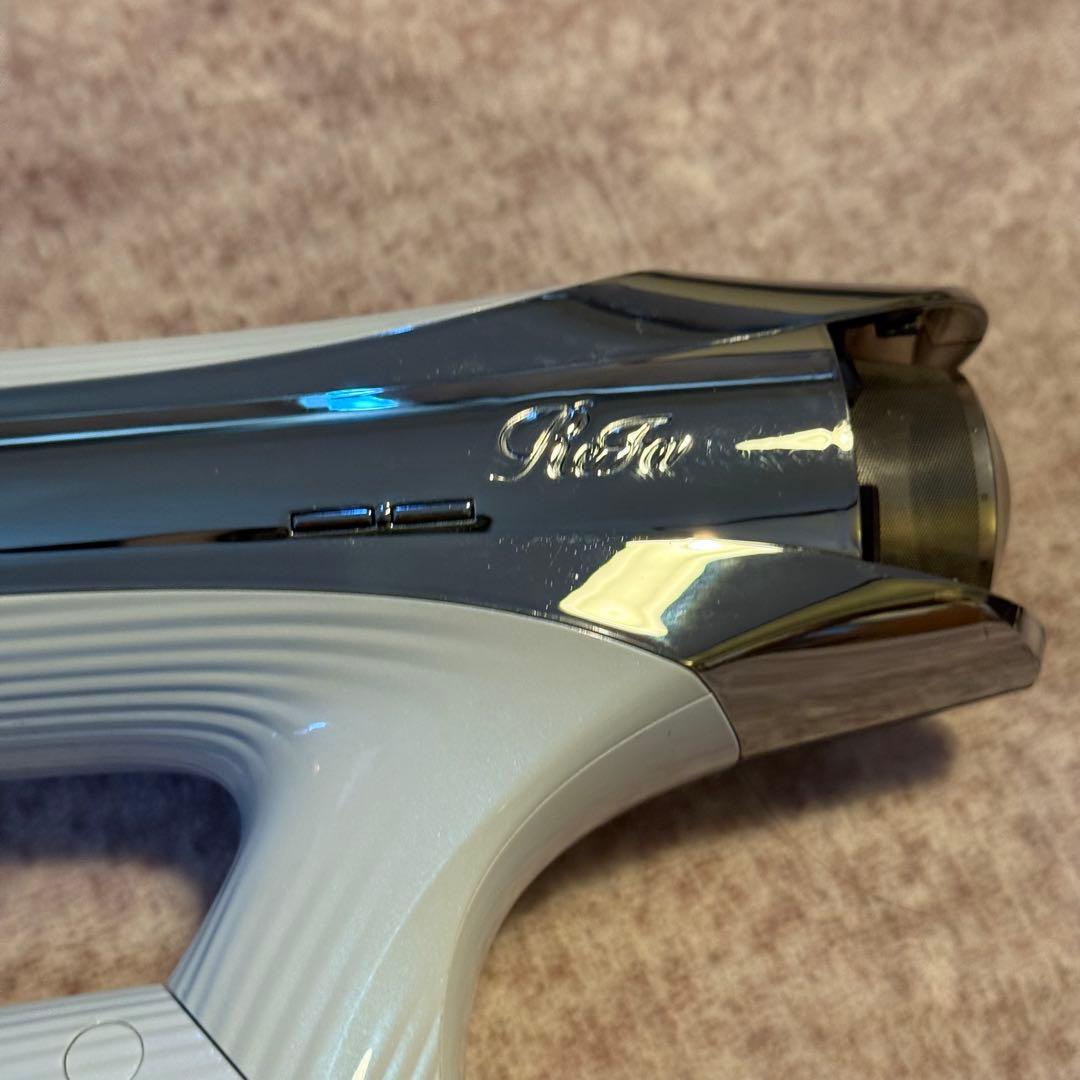 リファ　2024年製　RE-AX-02A 難あり