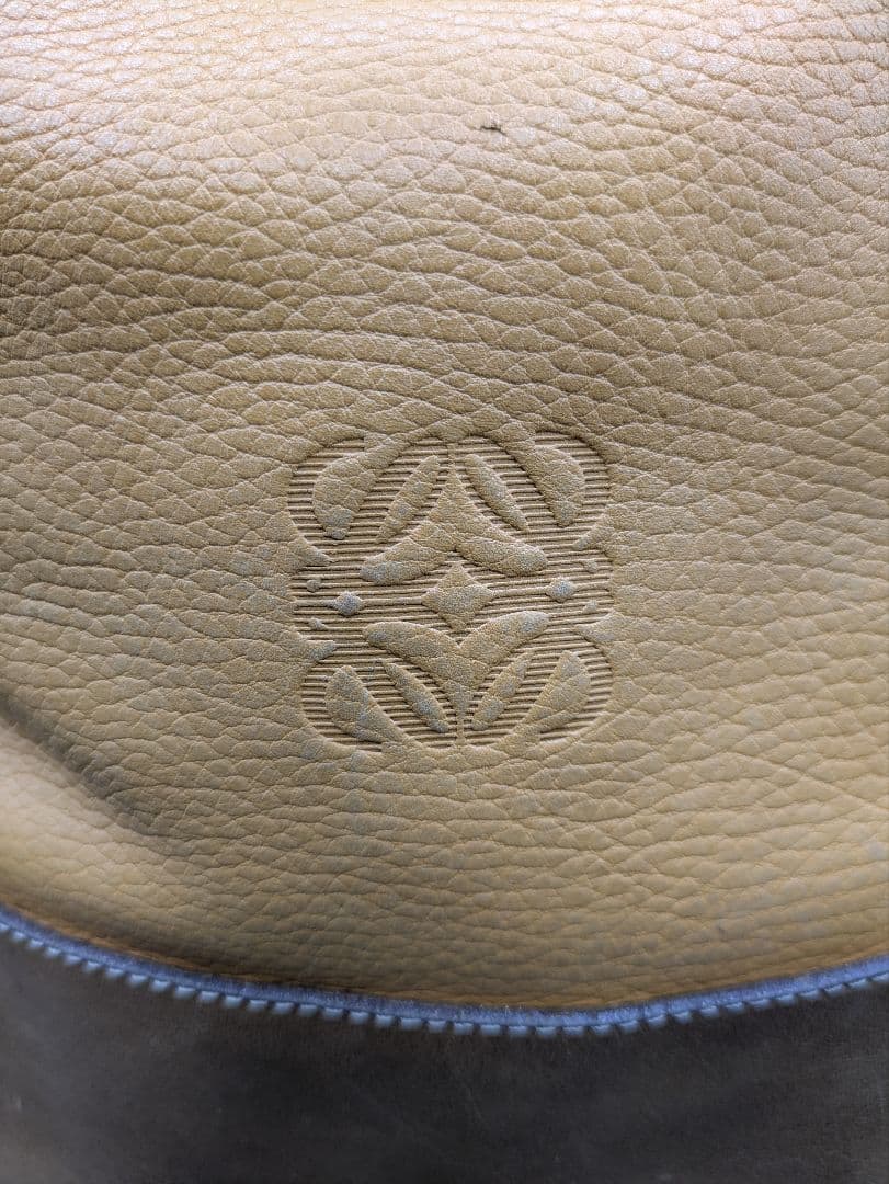 LOEWE ショルダーバッグ 巾着 アナグラム ベージュ ブラウン レザー