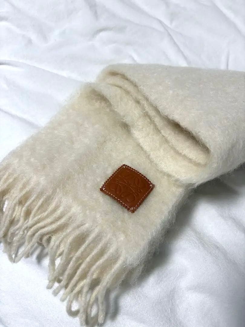 LOEWE ロエベマフラー　白