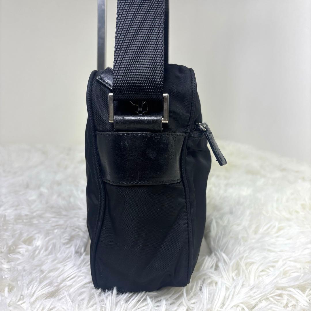 PRADA プラダ　テスートナイロン　ショルダーバッグ　カメラバッグ　三角ロゴ