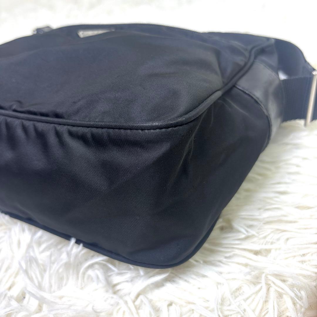 PRADA プラダ　テスートナイロン　ショルダーバッグ　カメラバッグ　三角ロゴ