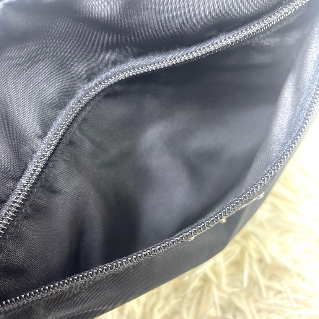 PRADA プラダ　テスートナイロン　ショルダーバッグ　カメラバッグ　三角ロゴ