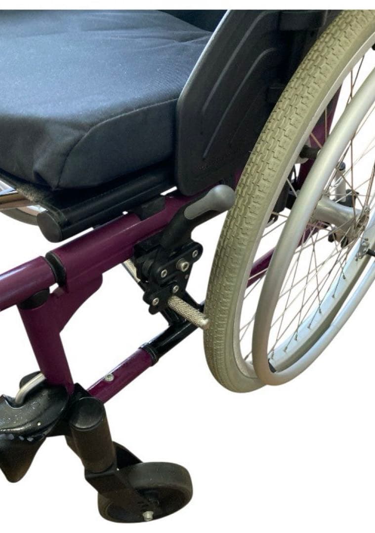 自走・介護兼用車椅子 転倒防止機能 フットレスト開閉　褥瘡防止エアクッション付