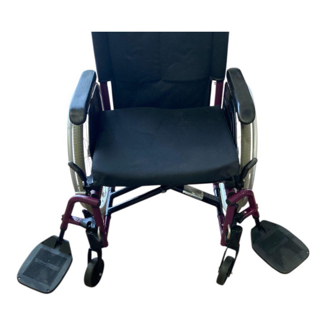 自走・介護兼用車椅子 転倒防止機能 フットレスト開閉　褥瘡防止エアクッション付