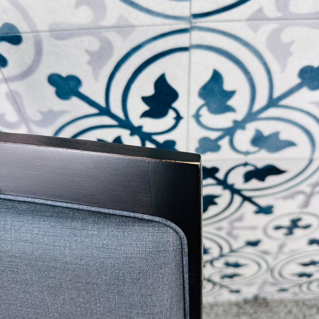 ②karimoku　カリモク　ダイニングチェア　CA1905ZW　布張り　椅子