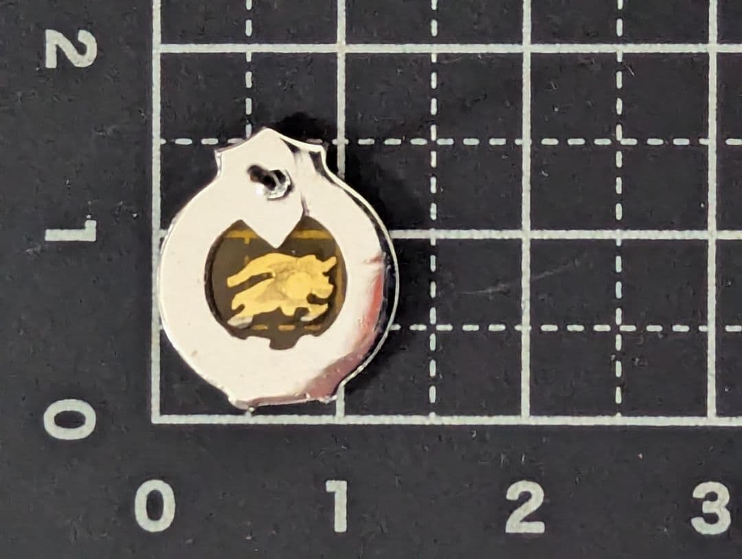 BURBERRY　ピンバッチ　タイタック