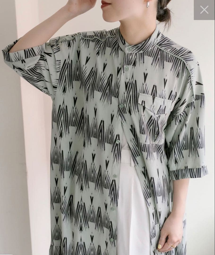 【美品】イアパピヨネ 七分袖アンダープリーツ柄プリントワンピース