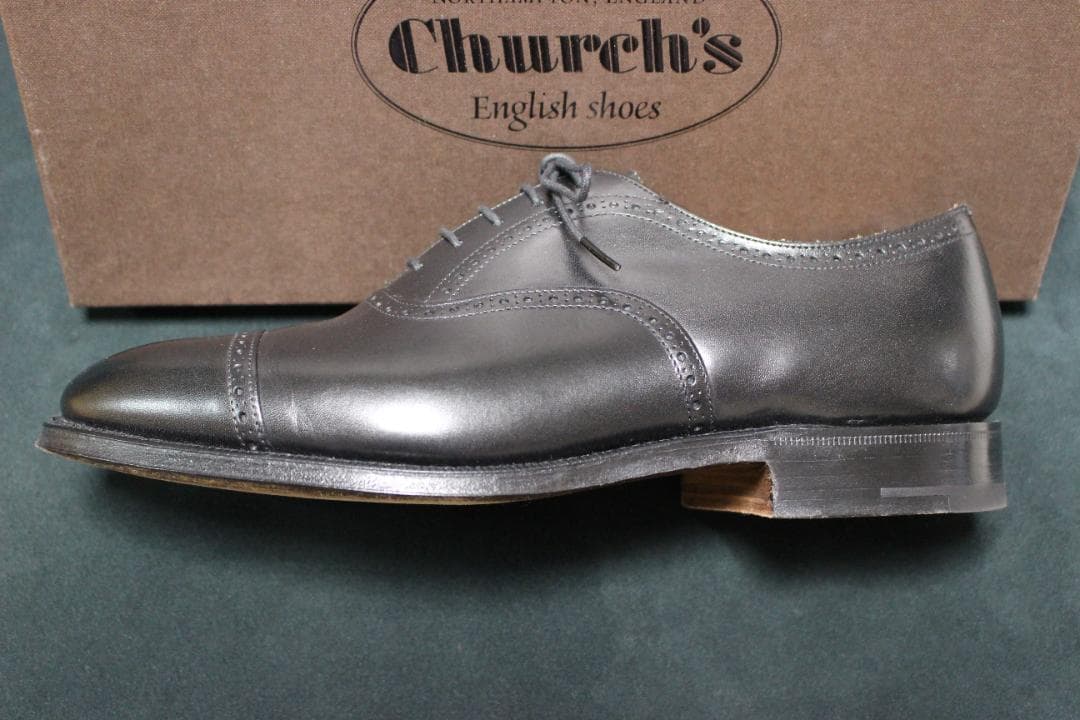 【新品同様】Church’s73ラスト パンチドキャップ 黒カーフ 革底7.5F