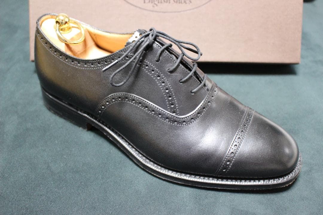 【新品同様】Church’s73ラスト パンチドキャップ 黒カーフ 革底7.5F