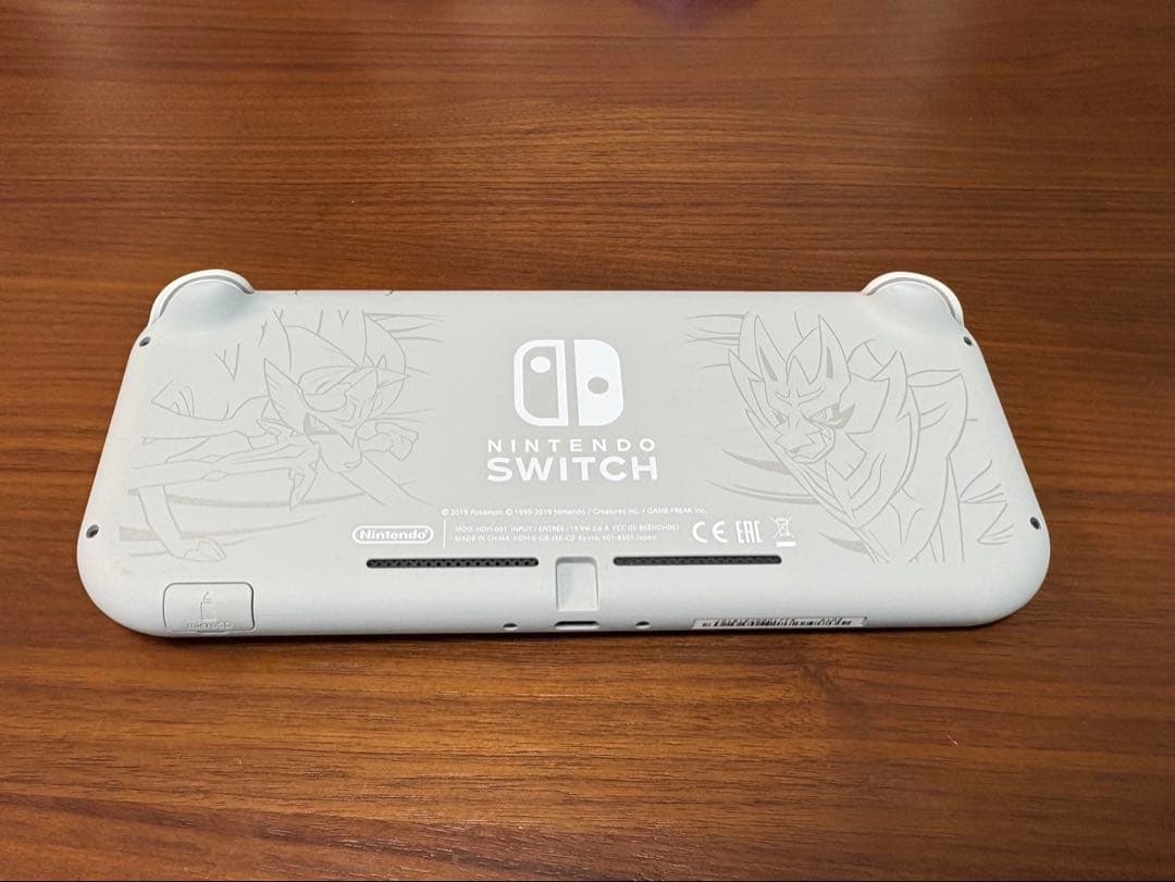 Switch Lite ザシアン・ザマゼンタ　ポケモンモデル