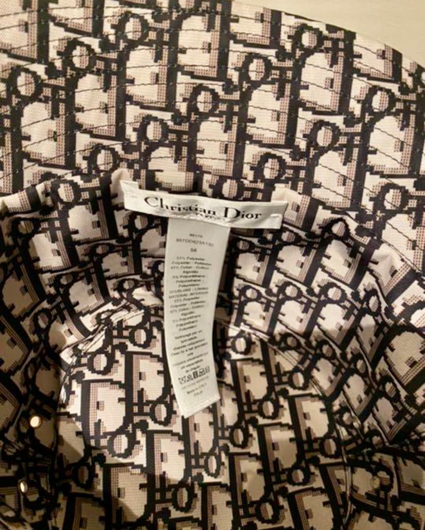 ディオール　バケハ