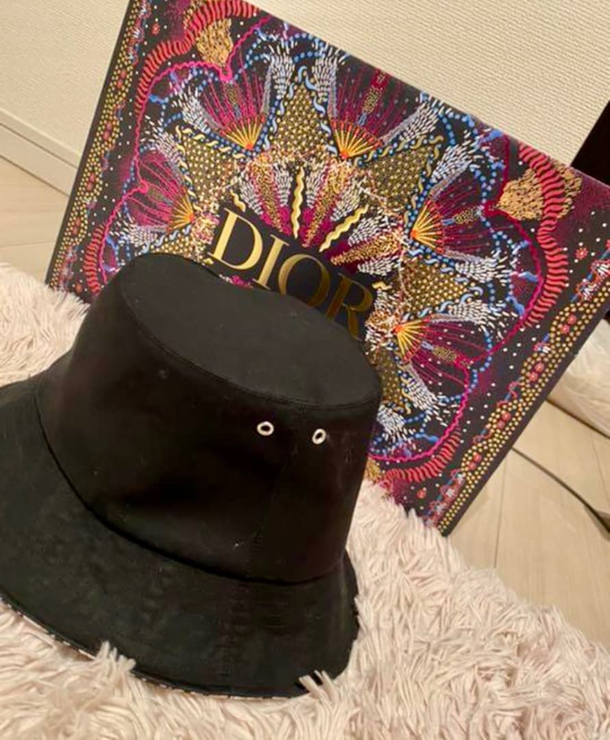 ディオール　バケハ