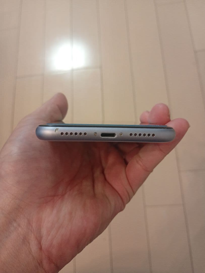 iPhone11　SIMフリー　128GB　美品　おまけつき