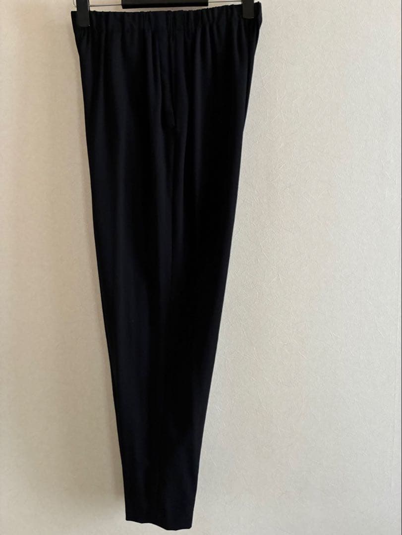 ヨーガンレール　2023未使用テーパードパンツＬサイズ